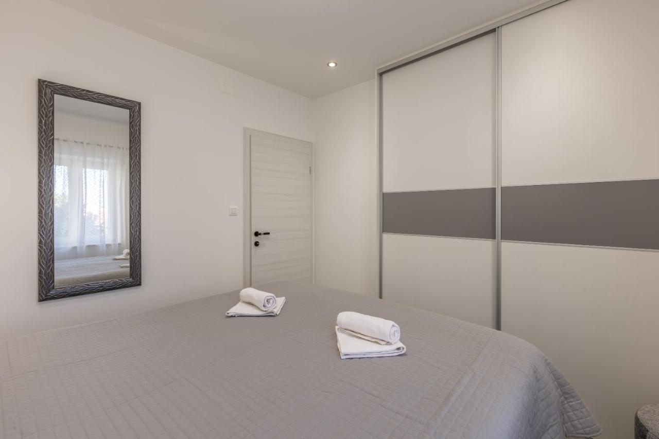 Apartments Petra 波尔 外观 照片
